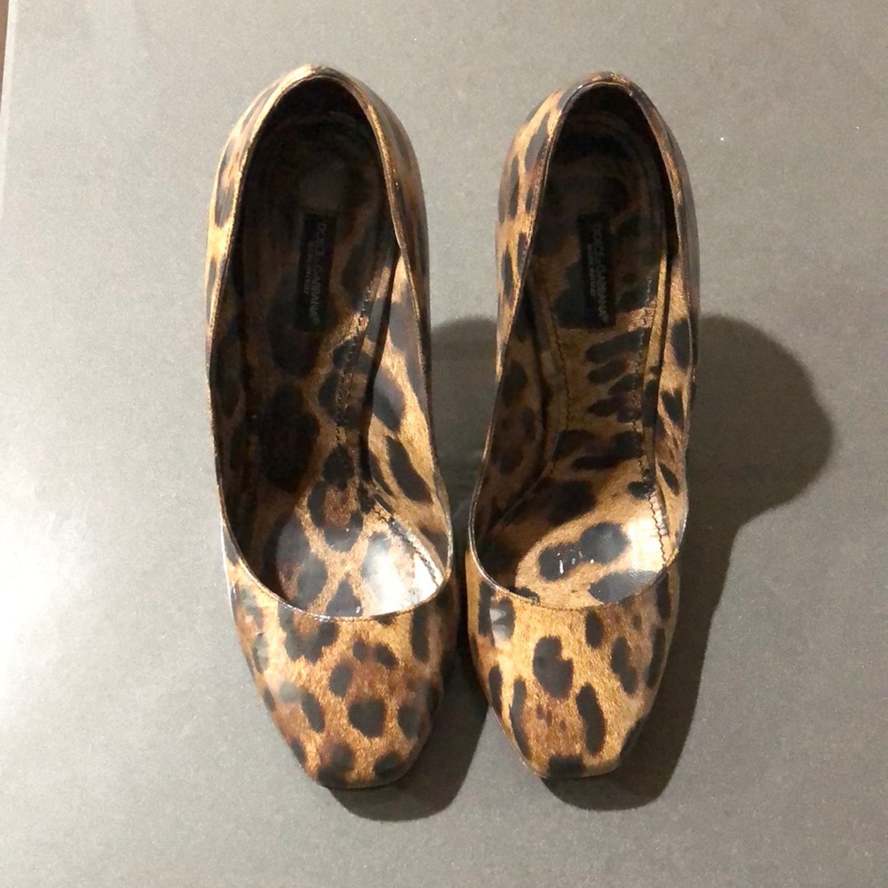Dolce and Gabbana pumps
